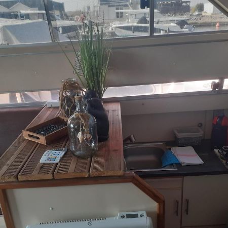Hotel Magnifique Bateau Maison Ouistreham Zewnętrze zdjęcie